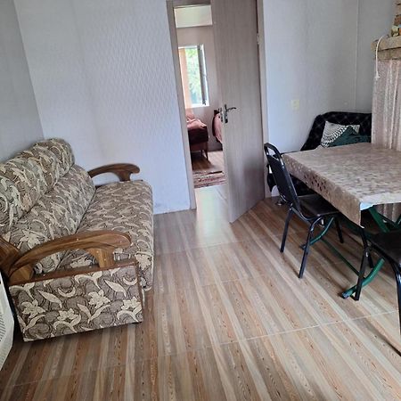 Lux-2-Or-1- Persons Irodion Evdoshvili Street #15 Kutaisi Bagian luar foto