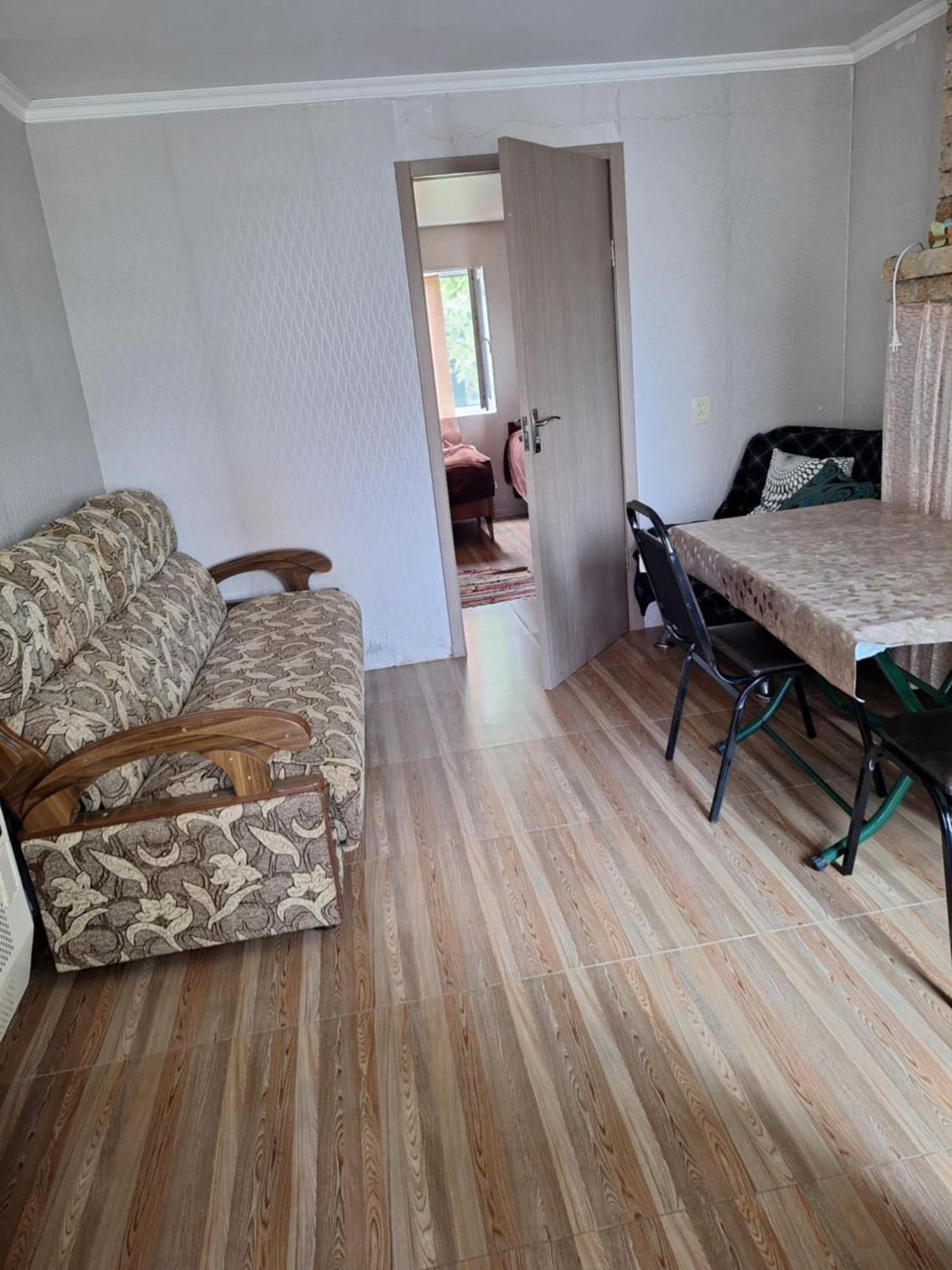 Lux-2-Or-1- Persons Irodion Evdoshvili Street #15 Kutaisi Bagian luar foto